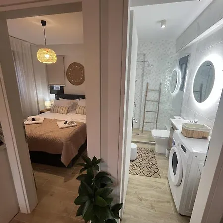 Blue Horizon Apartment *